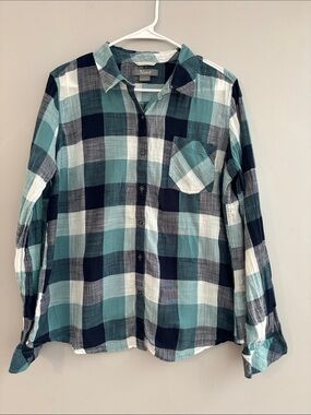 Natural Reflections Teal Navy White Plaid Button-Down Shirt